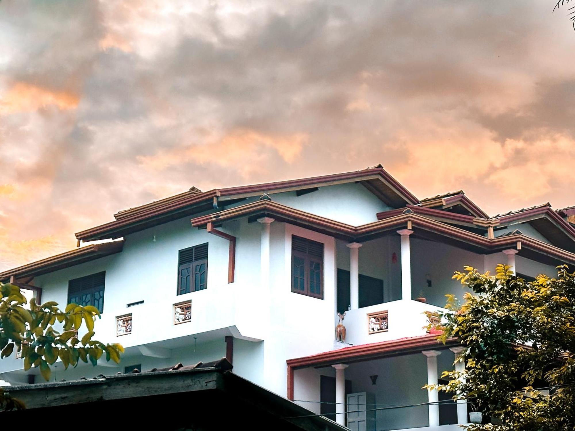 Golden Town Hostel Tangalle Extérieur photo